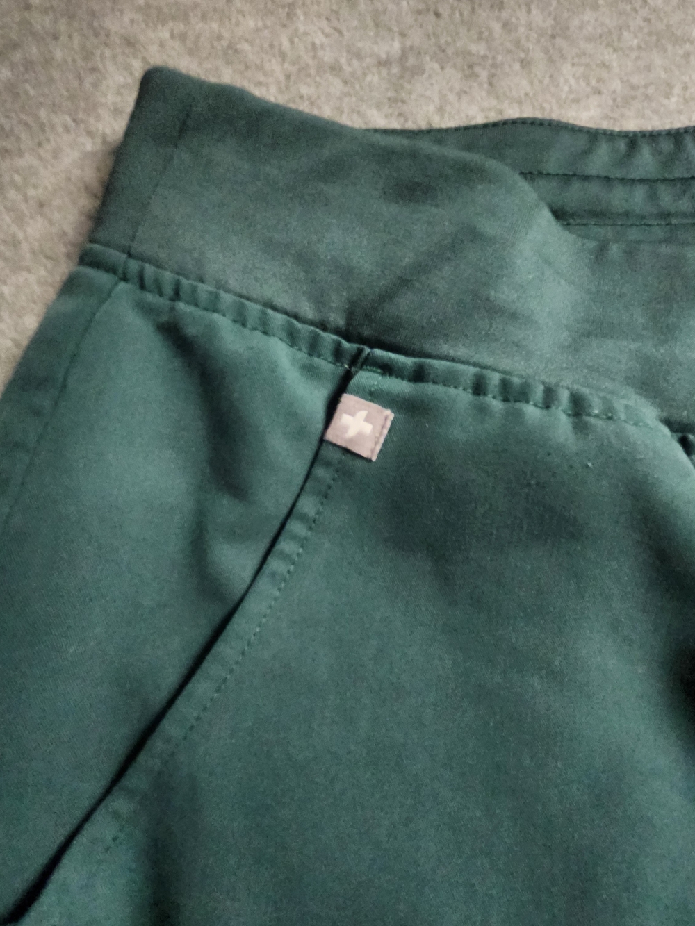 FIGS Scrubs Set - Technical Collection (Green / Teal) 🩺✨ - Picture 11 of 16